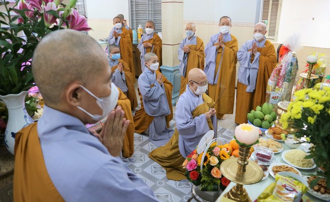 Môn đồ pháp quyến tưởng niệm Ni trưởng Thích nữ Như Châu