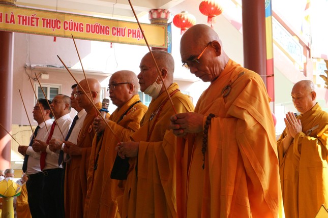 Niêm hương bạch Phật Niêm hương bạch Phật