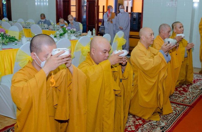 Môn đồ pháp quyến cung kính tưởng niệm Hòa thượng ân sư Môn đồ pháp quyến cung kính tưởng niệm Hòa thượng ân sư