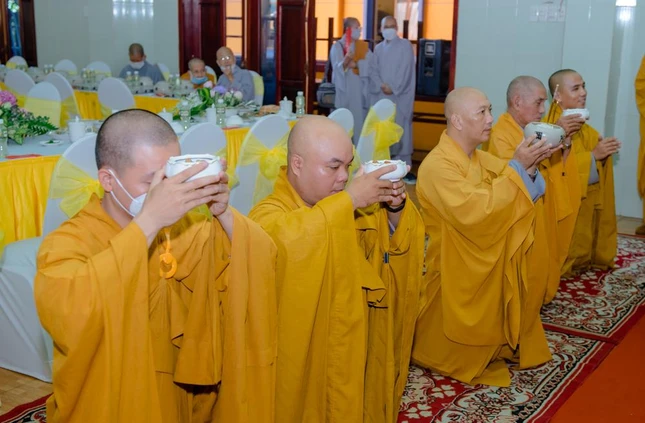 Môn đồ pháp quyến cung kính tưởng niệm Hòa thượng ân sư Môn đồ pháp quyến cung kính tưởng niệm Hòa thượng ân sư