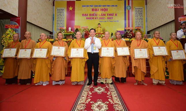 Các cấp chính quyền ghi nhận đóng góp của thành viên Ban Trị sự Phật giáo tỉnh Long An khóa IX