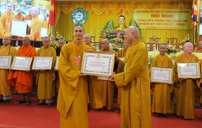 Tu sĩ trẻ cống hiến, đóng góp cho công tác Phật sự chung của Ban Hướng dẫn Phật tử