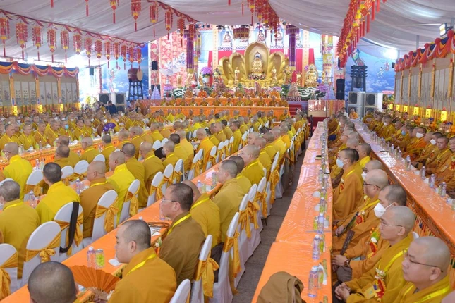 Chư Tăng tham dự