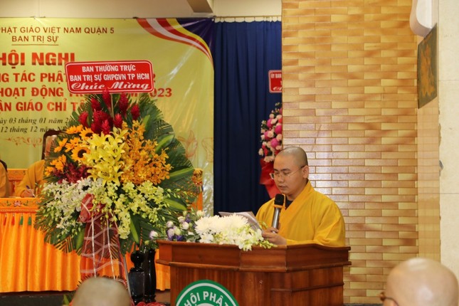 Đại đức Thích Nguyên An báo cáo tổng kết