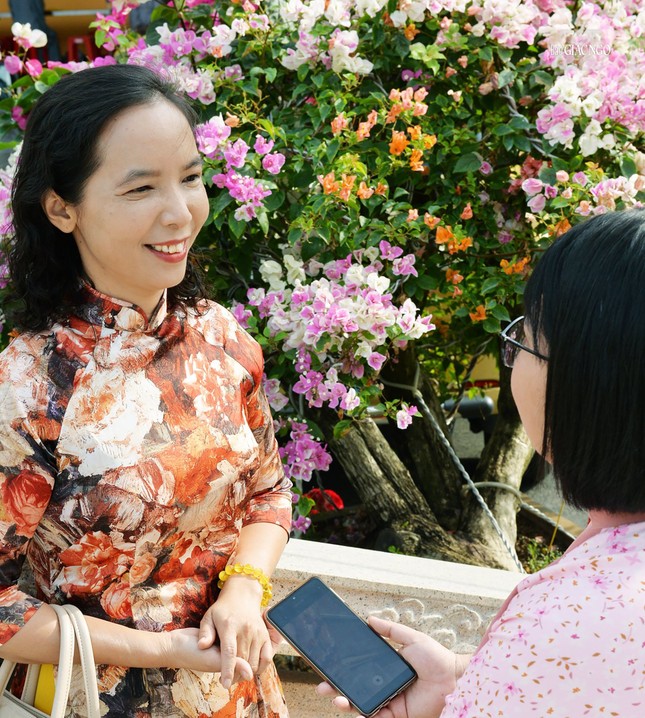 Doanh nhân, Phật tử Liên Hiền vui mừng khi chia sẻ với phóng viên Báo Giác Ngộ: "Đã hoàn thành được tâm nguyện tham gia Pháp đàn Dược Sư do Ban Trị sự GHPGVN TP.HCM tổ chức"