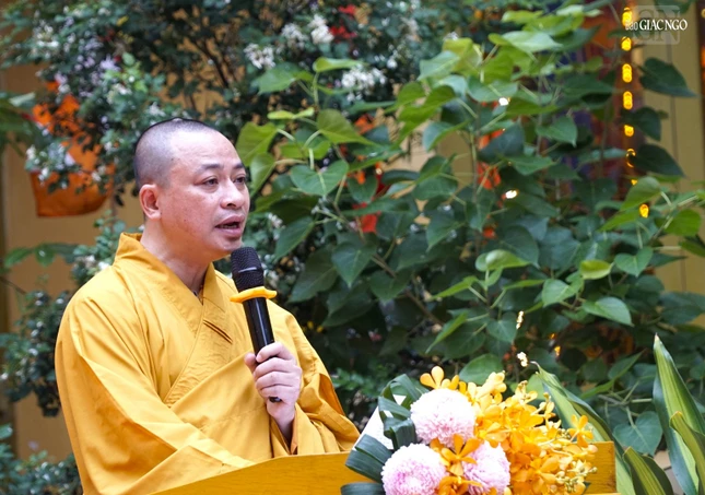 Thượng tọa Thích Quảng Tiến tuyên đọc Diễn văn Phật đản của Hòa thượng Chủ tịch Hội đồng Trị sự GHPGVN