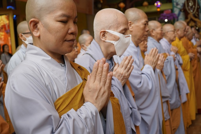 Trang nghiêm buổi lễ