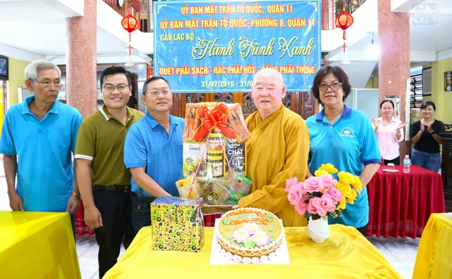 Chung vui kỷ niệm 7 năm Câu lạc bộ Hành Trình Xanh đi vào hoạt động Chung vui kỷ niệm 7 năm Câu lạc bộ Hành Trình Xanh đi vào hoạt động