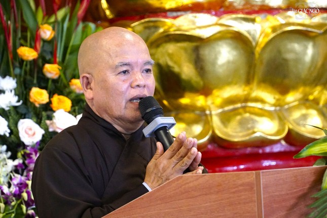 Hòa thượng Trưởng ban Trị sự GHPGVN Q.Tân Phú ban đạo từ Hòa thượng Trưởng ban Trị sự GHPGVN Q.Tân Phú ban đạo từ