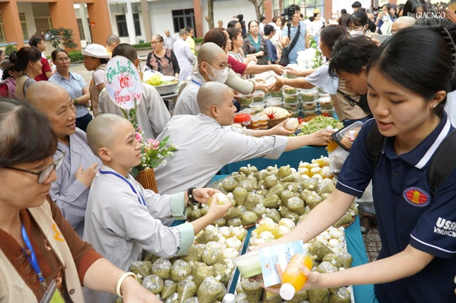 Ẩm thực chay dành cho 500 sinh viên Ẩm thực chay dành cho 500 sinh viên