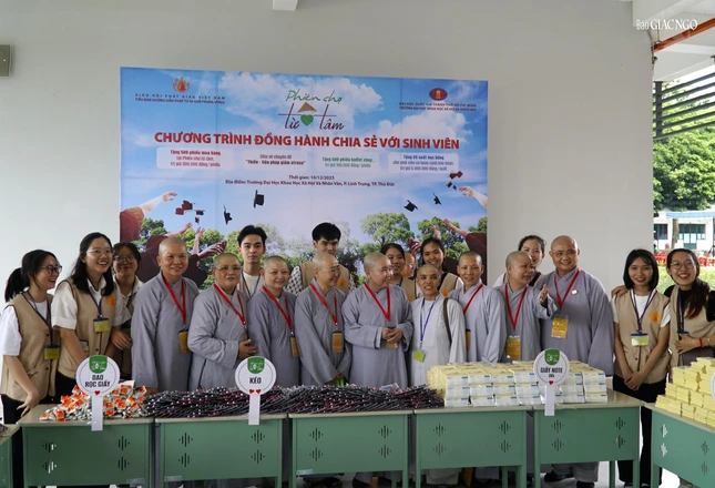 Gian hàng 0 đồng dành cho các bạn sinh viên Gian hàng 0 đồng dành cho các bạn sinh viên