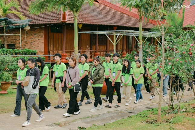 Giây phút thong dong, những bước chân thảnh thơi