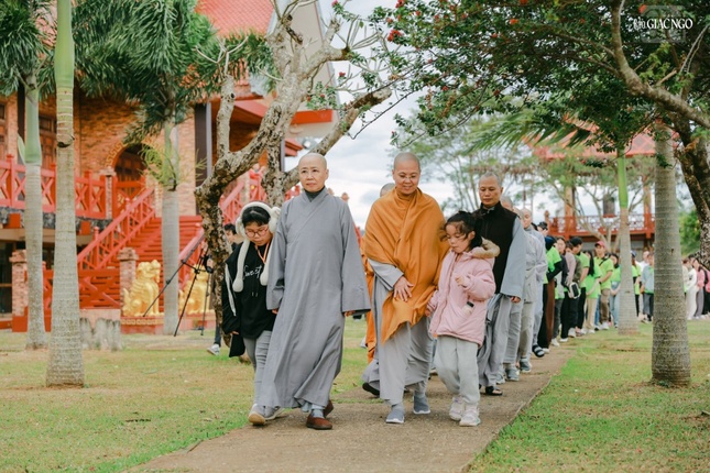 Hành thiền trong chánh niệm