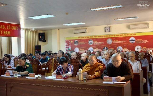 Chư tôn đức thành viên Ban Trị sự GHPGVN Q.Tân Phú tham dự hội nghị