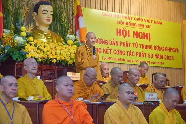 Hòa thượng Thích Thanh Hùng ban đạo từ