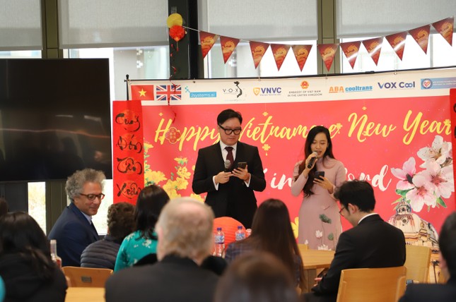 Hai bạn MC chương trình: Nguyễn Bích Ngọc và Trịnh Lê Tuấn Nghĩa