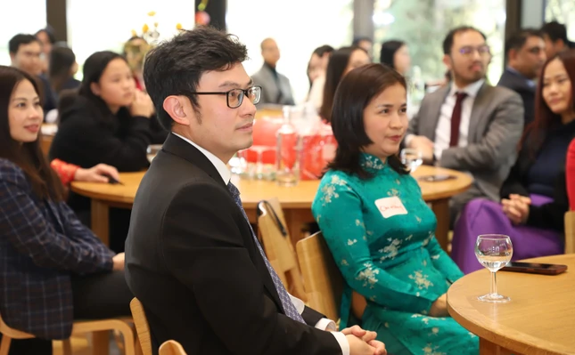 TS Trần Công Minh, nghiên cứu sau tiến sĩ tại Đại học Oxford