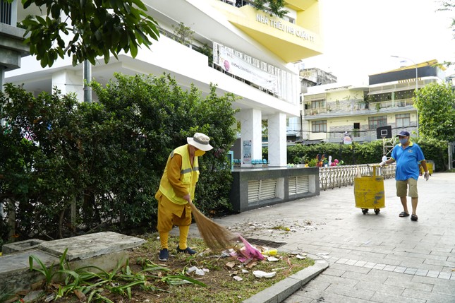 Rác được thu dọn tại Nhà Thiếu nhi Q.11 Rác được thu dọn tại Nhà Thiếu nhi Q.11