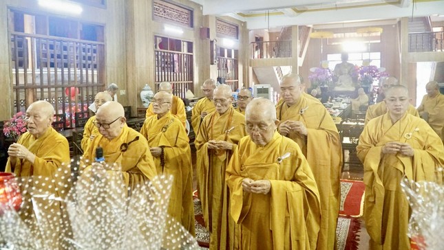 Chư tôn giáo phẩm dâng hương tưởng niệm Chư tôn giáo phẩm dâng hương tưởng niệm