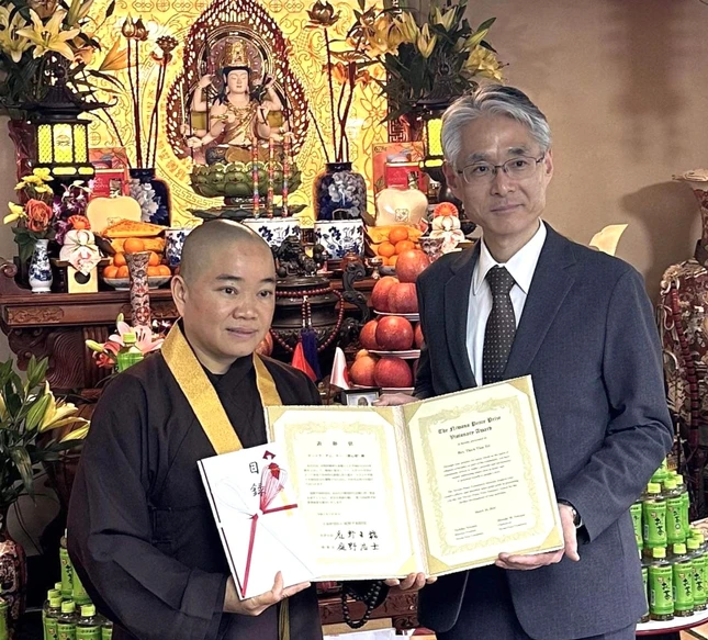 Ni sư Thích nữ Tâm Trí là tu sĩ người Việt Nam tại Nhật Bản đầu tiên nhận được giải thưởng cao quý này