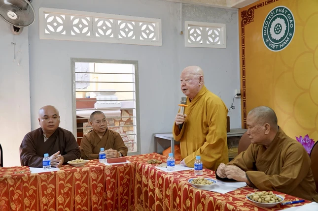 Hòa thượng Thích Duy Trấn phát biểu ý kiến Hòa thượng Thích Duy Trấn phát biểu ý kiến