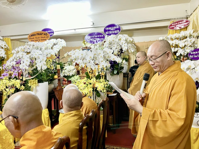 Thượng tọa Thích Nguyên Sĩ cung tuyên tiểu sử Ni trưởng Thích nữ Như Ý