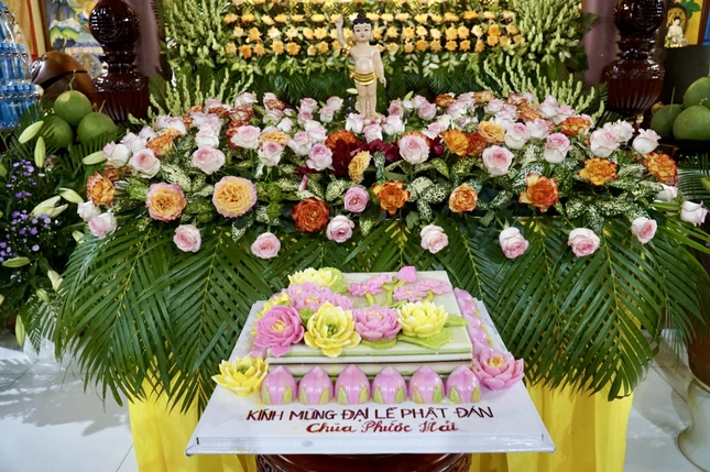 Tâm thành Phật tử chùa Phước Hải kính mừng Đại lễ Phật đản