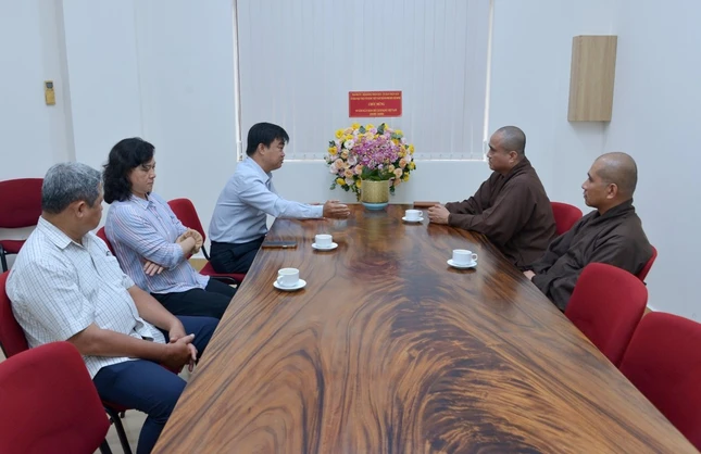 Ông Nguyễn Văn Lượng, Phó ban Tôn giáo TP.HCM dành nhiều lời chúc tốt lành đến Ban Biên tập Báo Giác Ngộ nhân kỷ niệm Ngày Cách mạng Báo chí Việt Nam