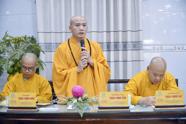 Thượng tọa Thích Minh Cần sách tấn hành giả an cư tại hạ trường chùa Bồ Đề Lan Nhã (Q.6)