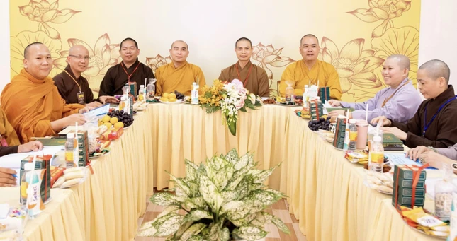 Được biết, khóa tu online là một trong những chương trình hoằng pháp chủ đạo của Phân ban Phật tử Hải ngoại những năm gần đây và được Phật tử Hải ngoại hưởng ứng cao Được biết, khóa tu online là một trong những chương trình hoằng pháp chủ đạo của Phân ban Phật tử Hải ngoại những năm gần đây và được Phật tử Hải ngoại hưởng ứng cao