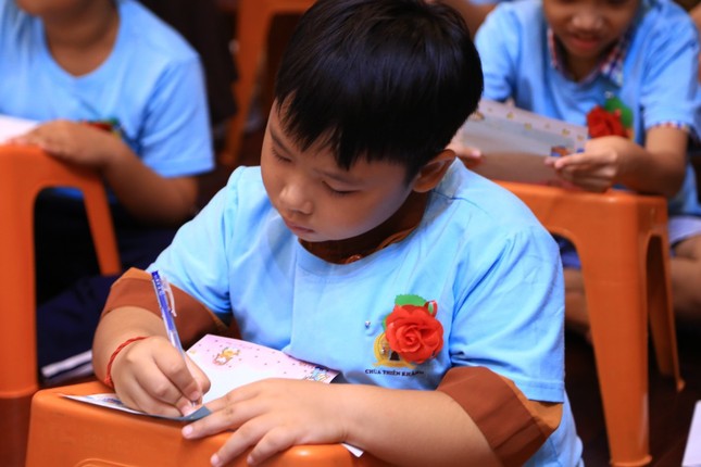 Em viết thư cho mẹ