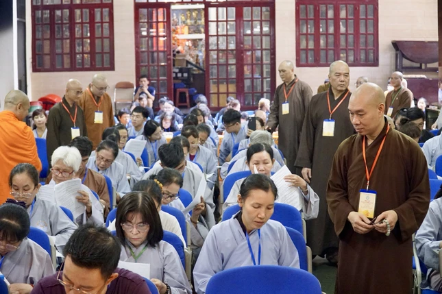 Ban Giám khảo coi thi tại chùa Vạn Phật, Q.5