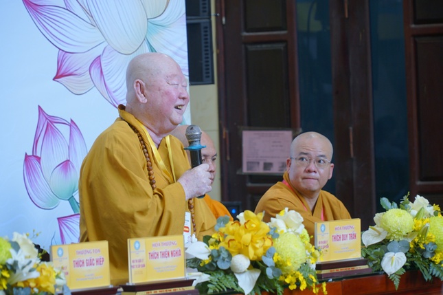 Hòa thượng Thích Duy Trấn sách tấn, dành nhiều sự quan tâm động viên Phật tử tu học theo lời Phật dạy, tu tập đúng chánh pháp