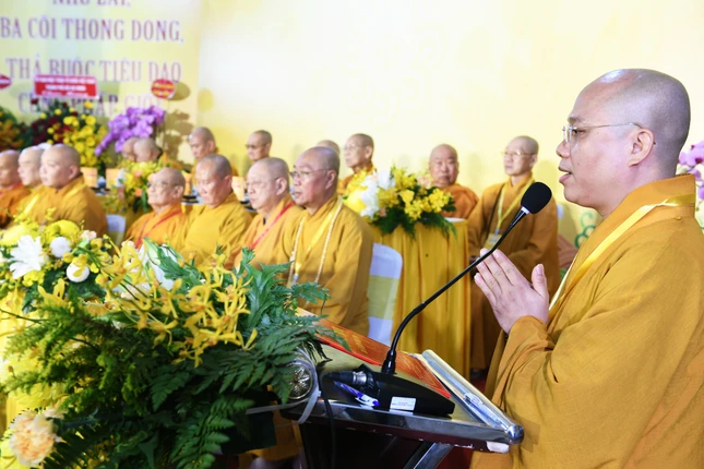 Đại đức Thích Trí Đức, Phó ban Thư ký Ban Trị sự GHPGVN TP công bố quyết định bổ nhiệm trụ trì chùa Thiên Trước