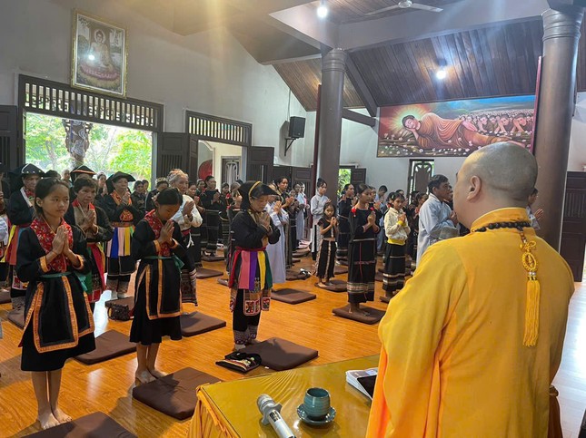 Lễ Phật, nghi thức bắt đầu cho khóa tu