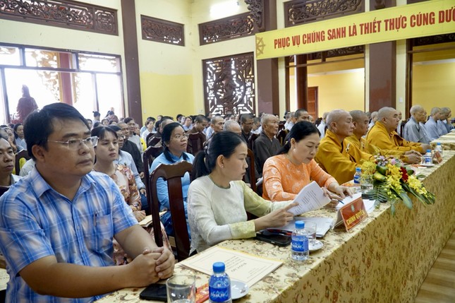 Đại biểu và hơn 250 Phật tử tham dự