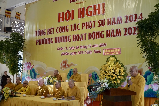 Đại đức Thích Đức Dũng thay mặt Ban Thư ký báo cáo tóm tắt công tác Phật sự năm 2024 của Phật giáo Q.11 Đại đức Thích Đức Dũng thay mặt Ban Thư ký báo cáo tóm tắt công tác Phật sự năm 2024 của Phật giáo Q.11