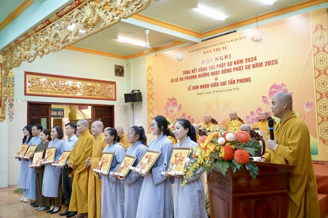 Ban Trị sự GHPGVN Q.6 trao thưởng cho các Phật tử đạt thành tích cao trong cuộc thi giáo lý Ban Trị sự GHPGVN Q.6 trao thưởng cho các Phật tử đạt thành tích cao trong cuộc thi giáo lý