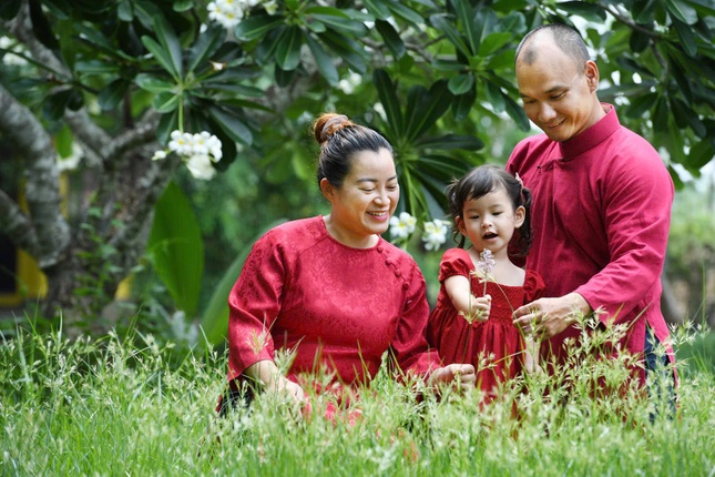 Nhiều gia đình an cư lạc nghiệp tại TP.HCM hạnh phúc đón Xuân về. Triển lãm diễn ra từ ngày 24-1 đến ngày 2-2-2025 Nhiều gia đình an cư lạc nghiệp tại TP.HCM hạnh phúc đón Xuân về. Triển lãm diễn ra từ ngày 24-1 đến ngày 2-2-2025