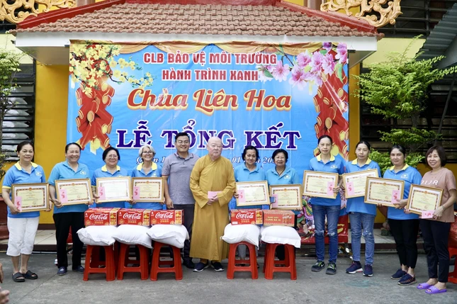 Ghi nhận sự đóng góp của thành viên câu lạc bộ dành cho hoạt động chung tay bảo vệ môi trường xanh, sạch