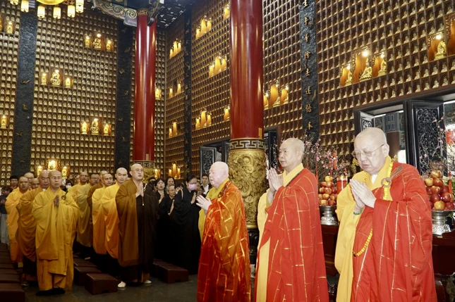 Gần 80 chư tôn đức Tăng Ni các tự viện Hoa tông TP.HCM tham dự sự kiện truyền thống của Phật giáo người Hoa