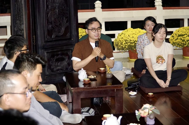 Một huynh trưởng Gia đình Phật tử chia sẻ niềm hạnh phúc khi bản thân "tháo gỡ được chính mình". Đây cũng là một trong những "chìa khóa" ý nghĩa được các bạn trẻ ghi chú lại trong buổi phổ trà