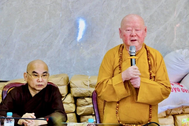 Hòa thượng Thích Duy Trấn chúc Tết đến chư tôn đức đang hoằng pháp cho đồng bào dân tộc tại tỉnh Bình Phước Hòa thượng Thích Duy Trấn chúc Tết đến chư tôn đức đang hoằng pháp cho đồng bào dân tộc tại tỉnh Bình Phước