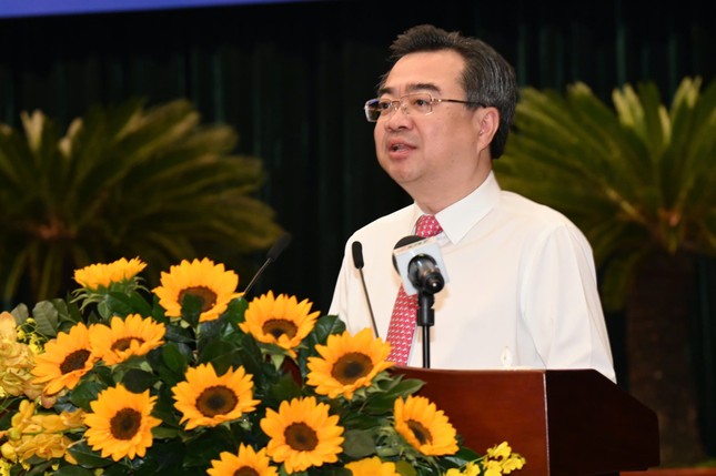 Phó Bí thư Thường trực Thành ủy Nguyễn Thanh Nghị phát biểu