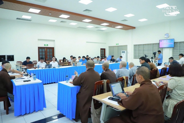 Phiên họp đã nhận được nhiều ý kiến đóng góp, trao đổi, thảo luận và thống nhất với các thành viên phụ trách tham gia điều phối tình nguyện viên Phiên họp đã nhận được nhiều ý kiến đóng góp, trao đổi, thảo luận và thống nhất với các thành viên phụ trách tham gia điều phối tình nguyện viên