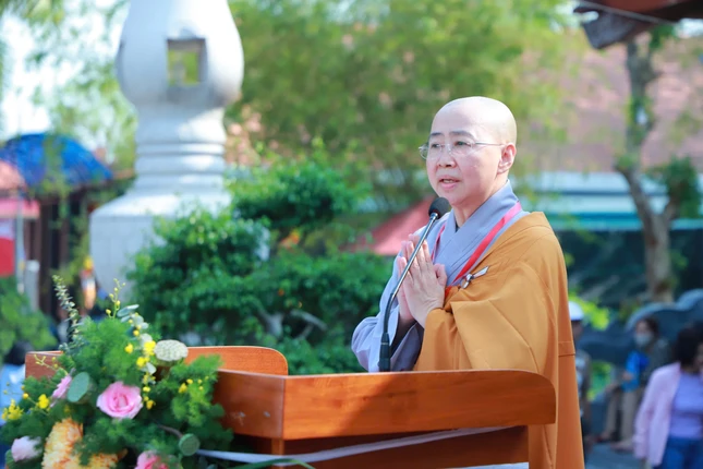 Ni sư Huệ Dâng cho biết, khóa tu diễn ra trong hai ngày, 22 và 23-3, chào đón 500 tu sinh tham dự