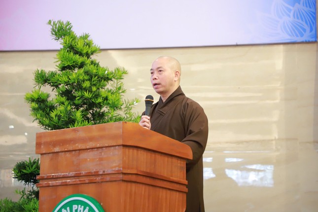 Thượng tọa Thích Quang Thạnh phát biểu khai mạc