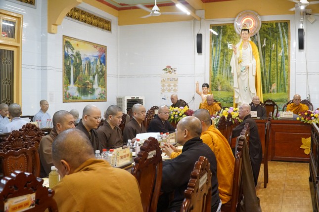 Chư tôn đức lắng nghe triển khai các công tác Phật sự trọng tâm của Phật giáo Q.6 Chư tôn đức lắng nghe triển khai các công tác Phật sự trọng tâm của Phật giáo Q.6