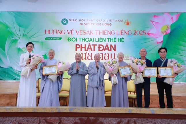 Diễn giả tham gia tọa đàm
