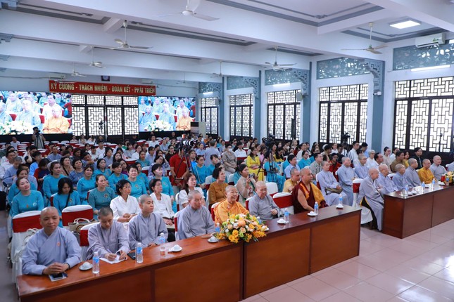 Gần 300 học giả, tri thức trẻ tham gia tọa đàm